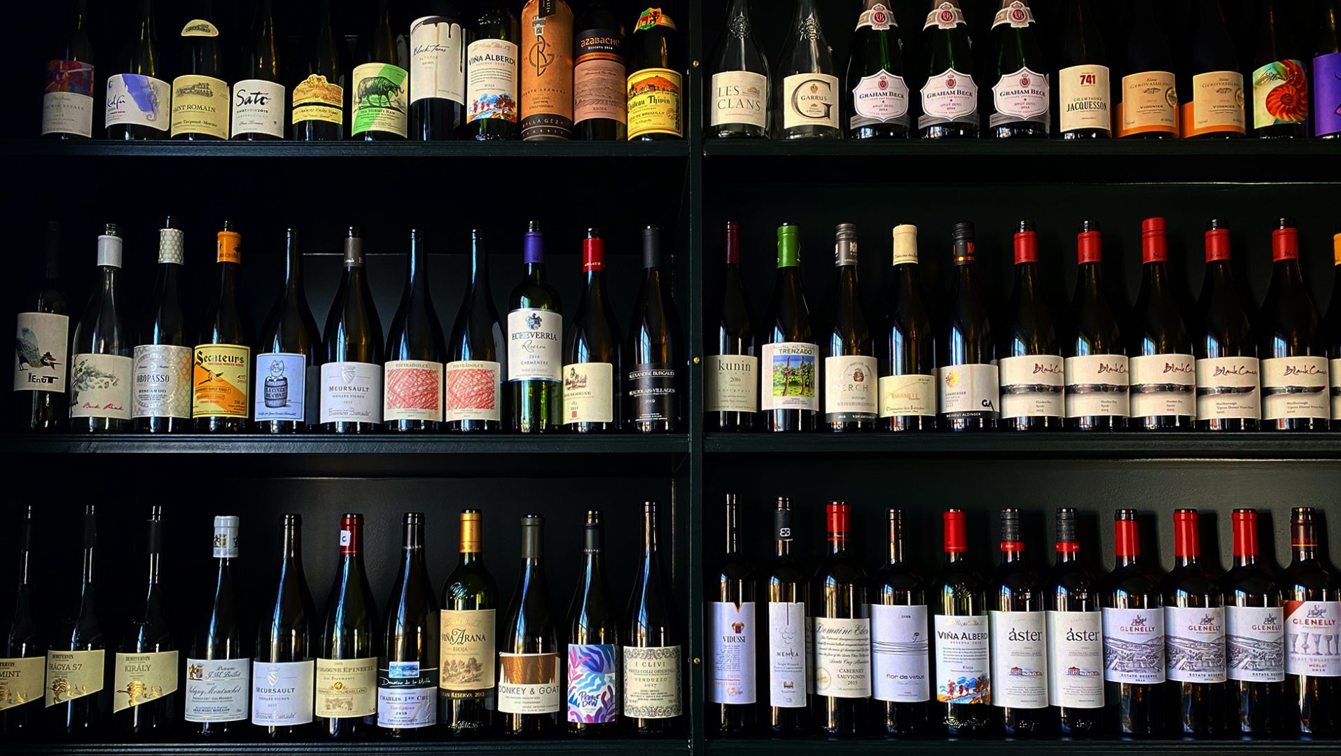 VinoLux Store -VinoLux Store HOMEPAGE SLIDE WINE Darker 1915x1080 1